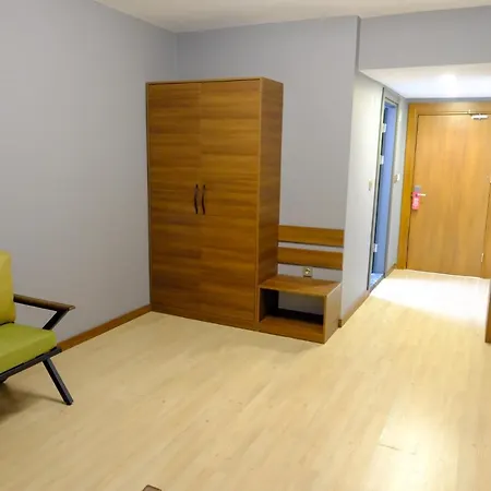 Hotel Velmore & 4*