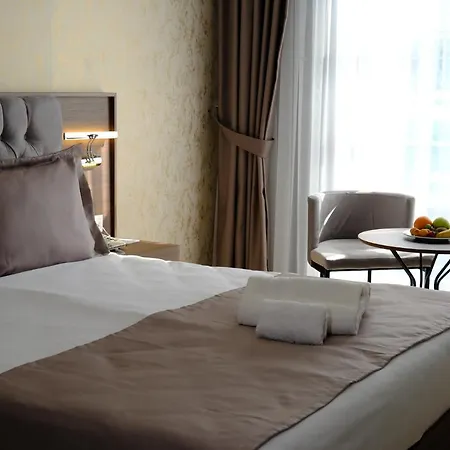 Velmore & Hotel 4*