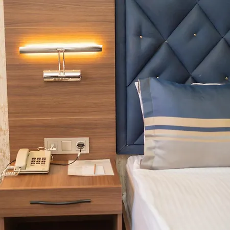 Hotel Velmore &