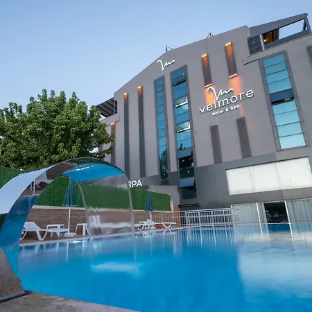 Hotel Velmore &