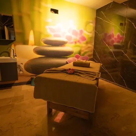 Velmore & Hotel 4*